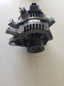 < 27060-0Y030 ALTERNATORE TOYOTA YARIS 1.3 B 74 KW 2009 1NR FE-SPEDIZIONE INCLUSA