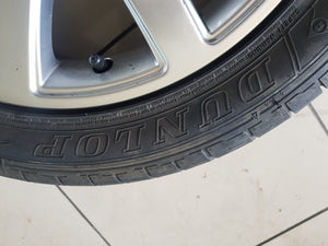 < 8E0601025AC CERCHIO IN LEGA AUDI A4 235 45 Z R17 GOMMA DUNLOP DOT N58P-SPEDIZIONE INCLUSA