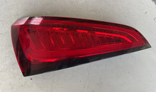 Carica l&#39;immagine nel visualizzatore di Gallery, 8R0945093C STOP FANALE POSTERIORE SINISTRO AUDI Q5 2.0 D 140KW 190CV 2015 -SPEDIZIONE INCLUSA
