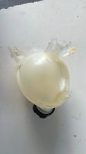Carica l&#39;immagine nel visualizzatore di Gallery, 980077728002 VASCHETTA SERBATOIO RECUPERO ACQUA MOTORE OPEL CROSSLAND X 1.5 D 81KW DV5RCE YH01 2022-SPEDIZIONE INCLUSA
