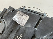 Carica l&#39;immagine nel visualizzatore di Gallery, 31299583 FARO FANALE PRIOETTORE LUCE ANTERIORE SINISTRO VOLVO S40 1.9 D 85KW 2003 0301237201
