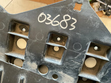 Carica l&#39;immagine nel visualizzatore di Gallery, 53289-0D060 GRIGLIA PARAURTI ANTERIORE TOYOTA YARIS XP130 2014 2017 52681-0D040-SPEDIZIONE INCLUSA
