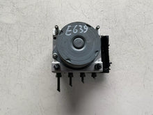 Carica l&#39;immagine nel visualizzatore di Gallery, 44510-0H010 CENTRALINA POMPA AGGREGATO ABS TOYOTA AYGO 1.0 B 51KW 2006 0265231579 0265800441 - SPEDIZIONE INCLUSA
