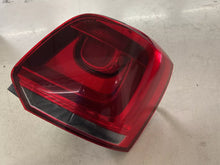 Carica l&#39;immagine nel visualizzatore di Gallery, 6R0945112C STOP FANALE POSTERIORE DESTRO VOLKSWAGEN POLO 6R 1.2 1200 D 55KW 2014 - SPEDIZIONE INCLUSA
