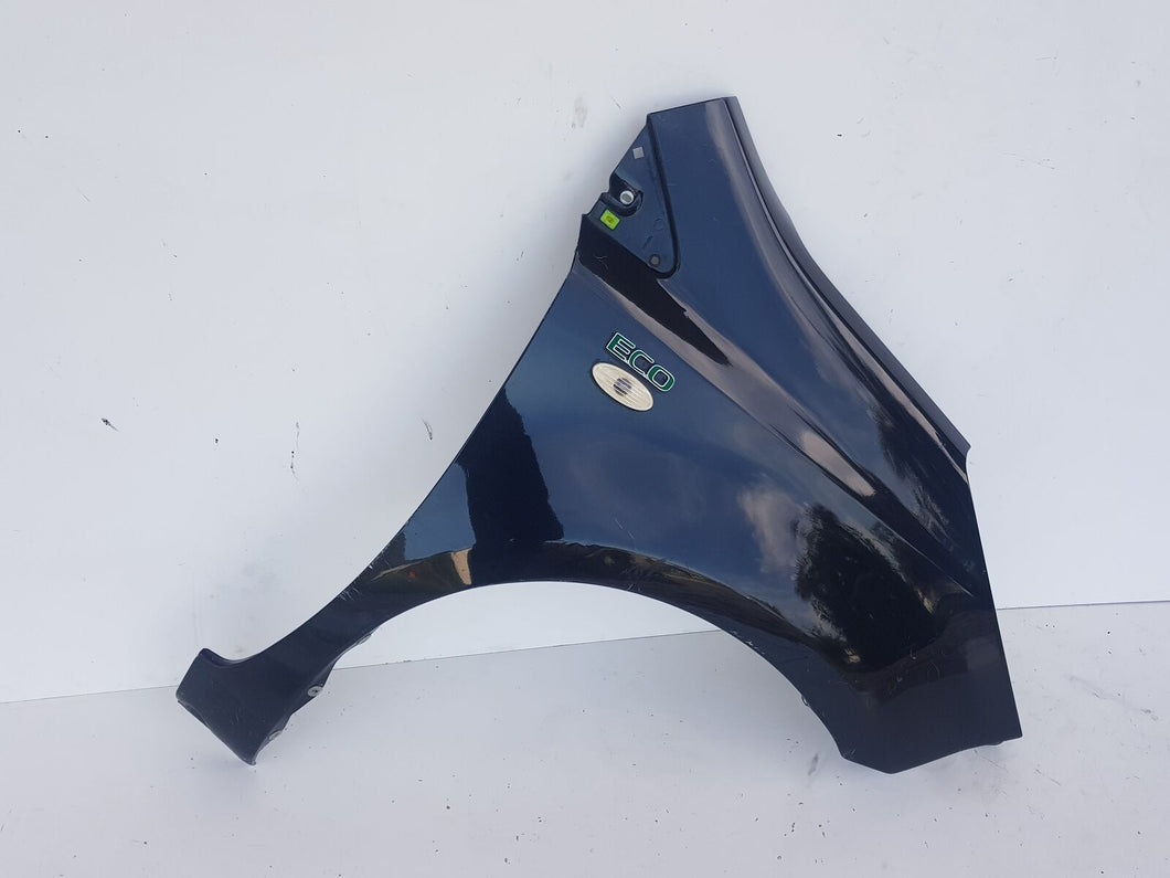 -- PARAFANGO ANTERIORE DESTRO DX RH NISSAN NOTE 2008-- SPEDIZIONE INCLUSA -