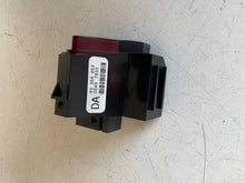 Carica l&#39;immagine nel visualizzatore di Gallery, 91164953 05437833 COMANDO INTERRUTTORE QUATTRO FRECCE EMERGENZA OPEL CORSA D 1.3 D 55KW 5M 3P (2008)-SPEDIZIONE INCLUSA
