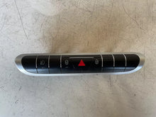 Carica l&#39;immagine nel visualizzatore di Gallery, A4518206710004 PULSANTE QUATTRO 4 FRECCE PER SMART Fortwo Coupé (W451) - SPEDIZIONE INCLUSA
