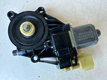 Carica l&#39;immagine nel visualizzatore di Gallery, 8A61-14A389-B MOTORINO ALZAVETRO ANTERIORE SINISTRO FORD FIESTA 1.2 B 60KW 2010 0130822404-SPEDIZIONE INCLUSA
