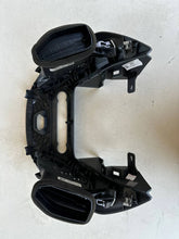 Carica l&#39;immagine nel visualizzatore di Gallery, ET76-R014L21-ACW GRIGLIA RADIO CON BOCCHETTE ARIA FORD TRANSIT COURIER 1.5 TDCI 75 CV 55KW 2020 IT76-18835-AB-SPEDIZIONE INCLUSA
