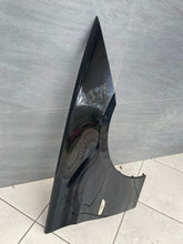 Load image into Gallery viewer, -- PARAFANGO ANTERIORE DESTRO DX RH BMW SERIE 3 320 ANNO 2009 -- SPEDIZIONE INCLUSA -
