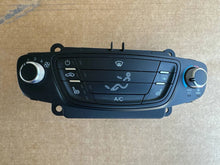 Carica l&#39;immagine nel visualizzatore di Gallery, E1071051E COMANDO CLIMA ARIA A/C FORD TRANSIT COURIER 1.5 TDCI 75 CV 55KW 2020 XWCA-SPEDIZIONE INCLUSA
