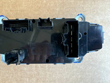 Carica l&#39;immagine nel visualizzatore di Gallery, E1071051E COMANDO CLIMA ARIA A/C FORD TRANSIT COURIER 1.5 TDCI 75 CV 55KW 2020 XWCA-SPEDIZIONE INCLUSA

