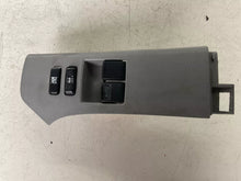 Carica l&#39;immagine nel visualizzatore di Gallery, Comando Alzacristalli Anteriore Sinistro per TOYOTA YARIS 2008 832-4J63 - SPEDIZIONE INCLUSA
