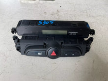 Carica l&#39;immagine nel visualizzatore di Gallery, 93700-1K300 COMANDO INTERRUTTORE MULTIFUNZIONE CON DISPLAY HYUNDAI IX20 1.4 B 66KW 2014 G4FA - SPEDIZIONE INCLUSA
