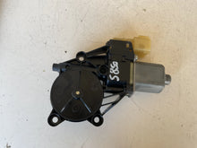Carica l&#39;immagine nel visualizzatore di Gallery, 8A61-14A389-B MOTORINO ALZAVETRO ANTERIORE SINISTRO FORD FIESTA 1.4 D 51KW 2012 0130822404 - SPEDIZIONE INCLUSA
