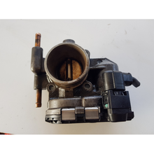 Load image into Gallery viewer, &gt;24420536 0280750133 CORPO FARFALLATO VALVOLA A FARFALLA OPEL CORSA D 1.2 B 59KW 2008 - SPEDIZIONE INCLUSA
