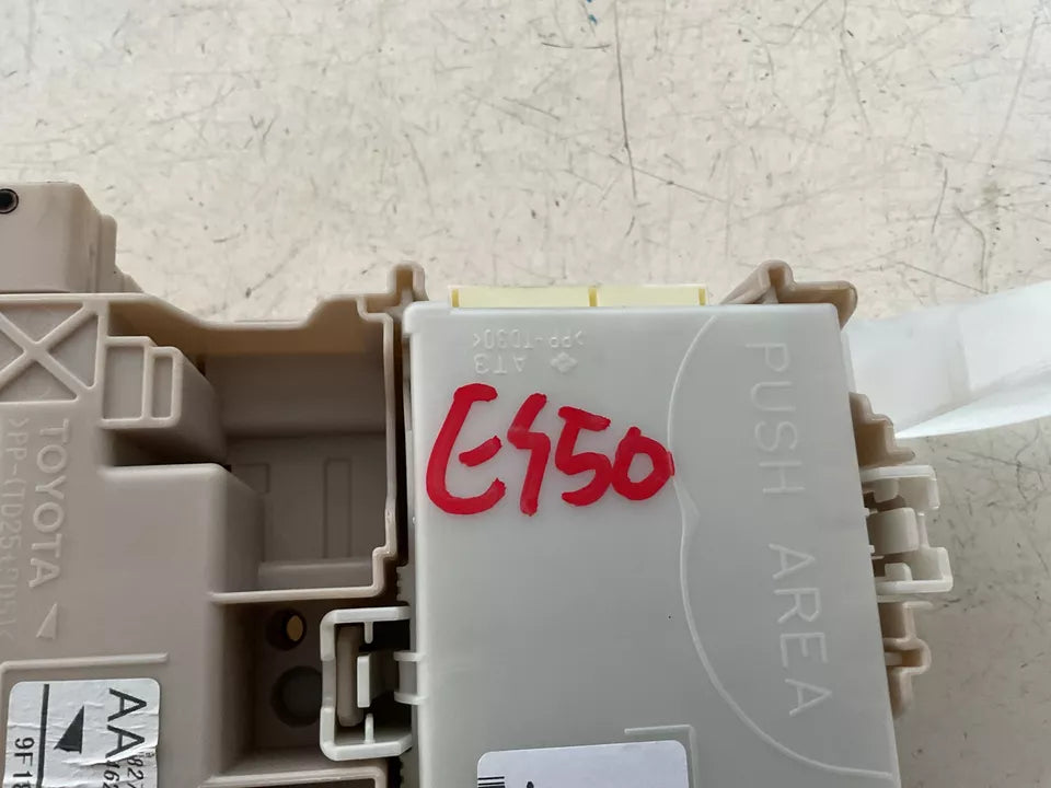 89221-0H030 CENTRALIMA SCATOLA PORTA FUSIBILI TOYOTA AYGO 1.0 B 53KW ANNO 2019 5012-7121 - SPEDIZIONE INCLUSA