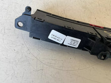 Carica l&#39;immagine nel visualizzatore di Gallery, 7355878410 COMANDO INTERRUTTORE MULTIFUNZIONE FIAT 500L 500 L 1.3 MULTIJET 85CV 2014 735590807 - SPEDIZIONE INCLUSA
