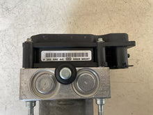 Carica l&#39;immagine nel visualizzatore di Gallery, 0265231579 44510-0H010 0265800441 Centralina ABS Modulo Pompa BOSCH TOYOTA AYGO 1a Serie - SPEDIZIONE INCLUSA
