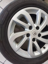 Load image into Gallery viewer, 403004042R SET CERCHI IN LEGA CON GOMME MOMO 205 55 R16 DOT0623 RENAULT MEGANE 3 2016 - SPEDIZIONE INCLUSA
