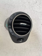Carica l&#39;immagine nel visualizzatore di Gallery, Bocchetta aria areazione CRUSCOTTO Alfa Romeo 147 - SPEDIZIONE INCLUSA
