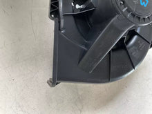 Carica l&#39;immagine nel visualizzatore di Gallery, 6R1819015A VENTOLA ABITACOLO INTERNA VOLKSWAGEN POLO 6R 1.2 1200 D 55KW 2014 - SPEDIZIONE INCLUSA
