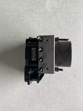 Carica l&#39;immagine nel visualizzatore di Gallery, 44510-0H010 CENTRALINA POMPA AGGREGATO ABS TOYOTA AYGO 1.0 B 51KW 2006 0265231579 0265800441 - SPEDIZIONE INCLUSA

