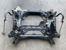 Carica l&#39;immagine nel visualizzatore di Gallery, A2046280457 CULLA MOTORE PONTE ASSALE ANTERIORE MERCEDES GLK (W204) CDI 2.2 D 125KW 2011 651916 - SPEDIZIONE INCLUSA

