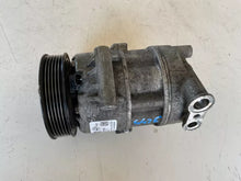 Carica l&#39;immagine nel visualizzatore di Gallery, 51883101 COMPRESSORE ARIA CONDIZIONATA CLIMA FIAT 500L 1.3 MJT 2014 DELPHI - SPEDIZIONE INCLUSA
