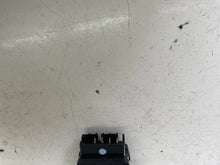 Carica l&#39;immagine nel visualizzatore di Gallery, E23111-15 COMANDO INTERRUTTORE DACIA SANDERO 1.5 D 65KW 2011 - SPEDIZIONE INCLUSA
