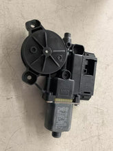 Carica l&#39;immagine nel visualizzatore di Gallery, 6R0959802AD MOTORINO ALZAVETRO ANTERIORE DESTRO VOLKSWAGEN POLO 6R 1.2 1200 D 55KW 2014 S850311037 - SPEDIZIONE INCLUSA
