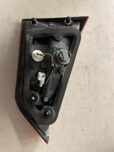 Carica l&#39;immagine nel visualizzatore di Gallery, 92404-1K0 STOP FANALE POSTERIORE DESTRO HYUNDAI IX20 1.4 B 66KW 2014 G4FA - SPEDIZIONE INCLUSA
