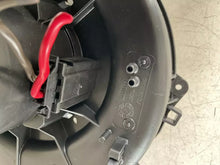 Carica l&#39;immagine nel visualizzatore di Gallery, 6R1819015A VENTOLA ABITACOLO INTERNA VOLKSWAGEN POLO 6R 1.2 1200 D 55KW 2014 - SPEDIZIONE INCLUSA
