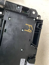 Carica l&#39;immagine nel visualizzatore di Gallery, 13362778 13288072 13360099 GRUPPO COMANDI AUTORADIO E CLIMA OPEL MERIVA B 2014 - SPEDIZIONE INCLUSA
