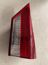 Carica l&#39;immagine nel visualizzatore di Gallery, 92404-1K0 STOP FANALE POSTERIORE DESTRO HYUNDAI IX20 1.4 B 66KW 2014 G4FA - SPEDIZIONE INCLUSA
