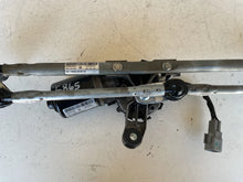 Carica l&#39;immagine nel visualizzatore di Gallery, 96988330 MOTORINO ASTA TERGICRISTALLO ANTERIORE CHEVROLET AVEO 1.2 B 62KW 2010 96850001 - SPEDIZIONE INCLUSA
