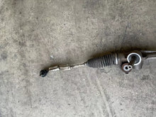 Carica l&#39;immagine nel visualizzatore di Gallery, SCATOLA GUIDA STERZO PEUGEOT 108 1.0 b 51KW 69CV 2018 1KR 55200020A - SPEDIZIONE INCLUSA
