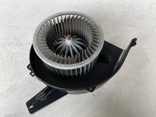 Carica l&#39;immagine nel visualizzatore di Gallery, 6R1819015A VENTOLA ABITACOLO INTERNA VOLKSWAGEN POLO 6R 1.2 1200 D 55KW 2014 - SPEDIZIONE INCLUSA
