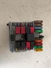 Load image into Gallery viewer, 51795923 CENTRALINA SCATOLA PORTA FUSIBILI LANCIA MUSA 1.4 B 70KW 2009 - SPEDIZIONE INCLUSA
