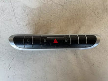 Carica l&#39;immagine nel visualizzatore di Gallery, A4518206710004 PULSANTE QUATTRO 4 FRECCE PER SMART Fortwo Coupé (W451) - SPEDIZIONE INCLUSA
