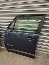 Carica l&#39;immagine nel visualizzatore di Gallery, PORTIERA PORTA SPORTELLO ANTERIORE ANT SINISTRA SX JEEP RENEGADE 2024 - SPEDIZIONE INCLUSA

