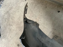 Carica l&#39;immagine nel visualizzatore di Gallery, PARAURTI POSTERIORE FORD KA 1.2 B 51KW 2014 169A4000 SEGNI PRESENTI COME DA FOTO - SPEDIZIONE INCLUSA
