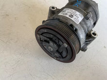 Carica l&#39;immagine nel visualizzatore di Gallery, 51883101 COMPRESSORE ARIA CONDIZIONATA CLIMA FIAT 500L 1.3 MJT 2014 DELPHI - SPEDIZIONE INCLUSA
