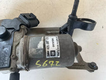 Carica l&#39;immagine nel visualizzatore di Gallery, 405.067 MOTORINO TERGICRISTALLO ANTERIORE OPEL CORSA D DAL 2006 AL 2014 - SPEDIZIONE INCLUSA
