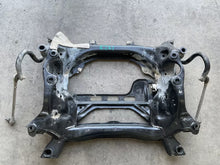 Carica l&#39;immagine nel visualizzatore di Gallery, A2046280457 CULLA MOTORE PONTE ASSALE ANTERIORE MERCEDES GLK (W204) CDI 2.2 D 125KW 2011 651916 - SPEDIZIONE INCLUSA
