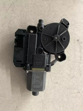 Carica l&#39;immagine nel visualizzatore di Gallery, 6R0959801AB MOTORINO ALZAVETRO ANTERIORE SINISTRO VOLKSWAGEN POLO 6R 1.2 1200 D 55KW 2014 S850311038 0130822531 - SPEDIZIONE INCLUSA
