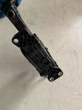Carica l&#39;immagine nel visualizzatore di Gallery, 6Q1721503M PEDALE ACCELERATORE POTENZIOMETRO VOLKSWAGEN POLO 6R 1.2 1200 D 55KW 2014 6PV008496-41 - SPEDIZIONE INCLUSA

