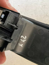 Carica l&#39;immagine nel visualizzatore di Gallery, A4518204210 A4518204110 COMANDO Interruttore alzacristalli anteriore sinistro Smart Fortwo Coupe 451 2010 - SPEDIZIONE INCLUSA
