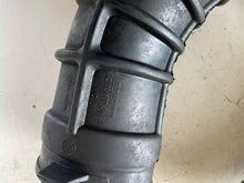 Carica l&#39;immagine nel visualizzatore di Gallery, 8200500384A MANICOTTO TUBO ASPIRAZIONE FILTRO ARIA RENAULT MEGANE 1.5 D 78KW 2006 - SPEDIZIONE INCLUSA
