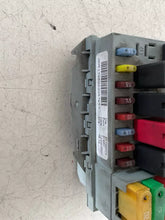Load image into Gallery viewer, 51795923 CENTRALINA SCATOLA PORTA FUSIBILI LANCIA MUSA 1.4 B 70KW 2009 - SPEDIZIONE INCLUSA
